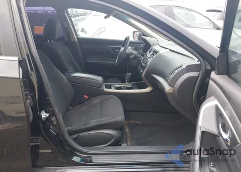 2015 Nissan Altima 2.5 S z USA, uszkodzony, nr VIN 1N4AL3AP4FC283895